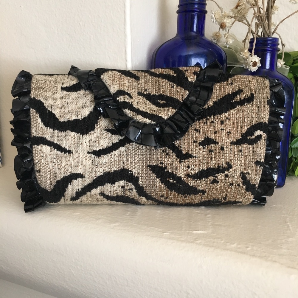Animal Stripe w/ patent leather ruffle clutch